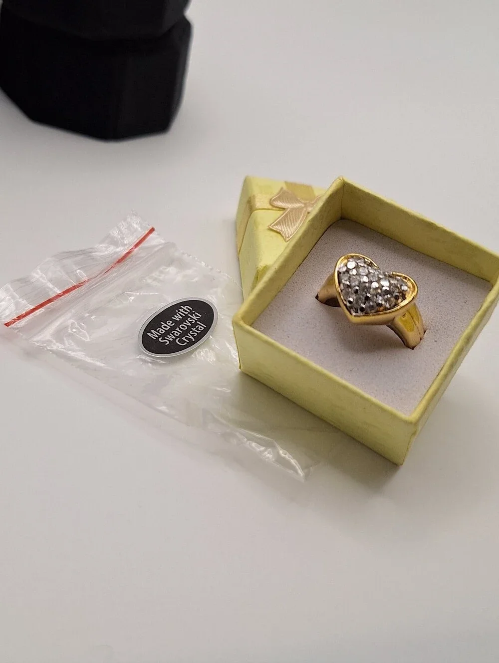 Made w/ Swarovski Crystals Pavé Heart Gold Tone Ring Size 8 New